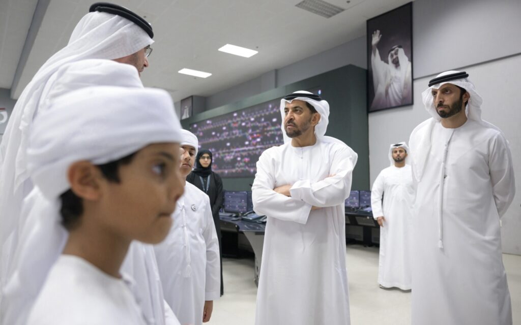 حمدان بن زايد آل نهيان يشيد بالتقنيات المتطوِّرة لتشغيل السكك الحديدية الوطنية في دولة الإمارات