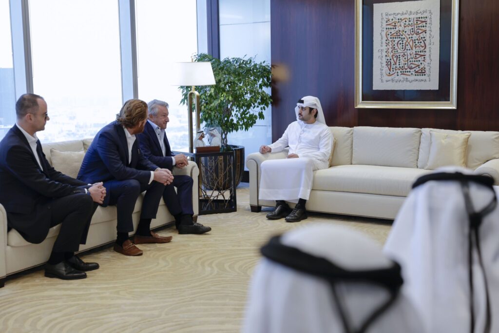 وزير المالية يناقش مع رئيس شركة ليندت آند سبرونغلي العالمية سبل ترسيخ أعمالها في دبي