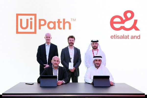 “إي آند الإمارات” و”UiPath” تطلقان خدمة أتمتة مدارة لتعزيز التحول الرقمي في الإمارات