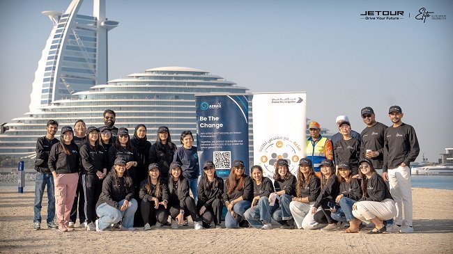 جيتور وإيليت القابضة تقودان مبادرة بيئية لتنظيف شواطئ دبي دعماً لاستدامة السواحل الإماراتية