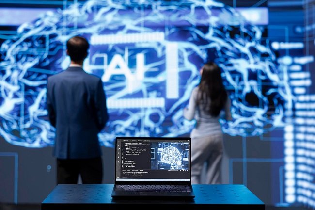 حوكمة الذكاء الاصطناعي تعيد تشكيل الشركات في الخليج: 6 اتجاهات رئيسية تقود المرحلة المقبلة