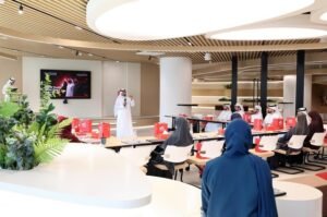 إي آند تحتفي بالشباب عبر مهارات المستقبل